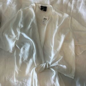 Windsor Large ivory top for the summer